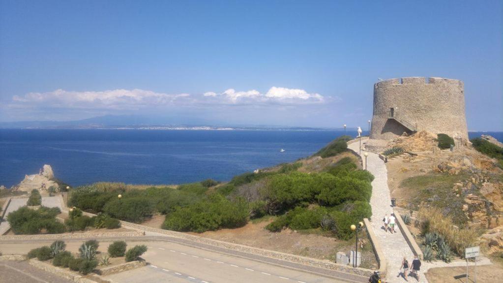 Appartamento Azzurro Con Balcone E Panorama Sul Paese סנטה טרזה גאיורה מראה חיצוני תמונה